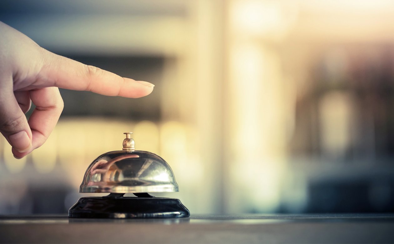 Finger ringer på klokke