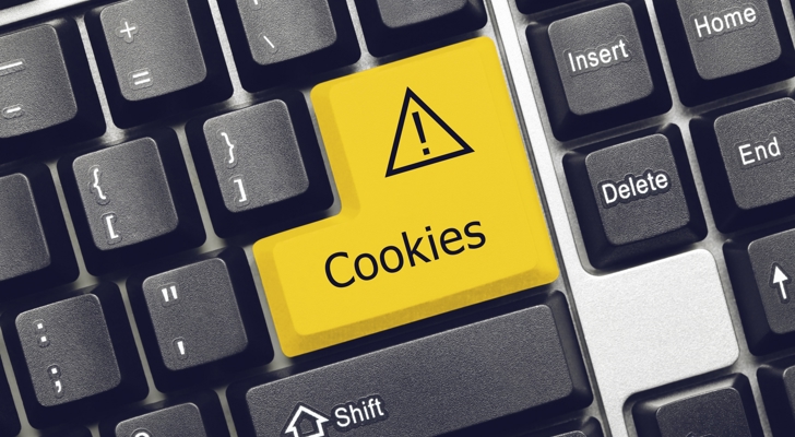 Tastatur med stor gul tast med ordet Cookies på
