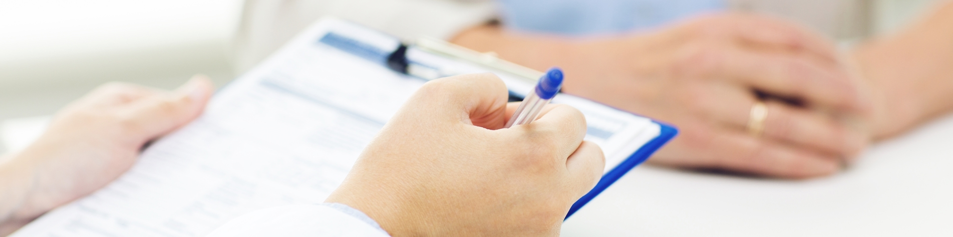 Lægeerklæring der er ved at blive skrevet