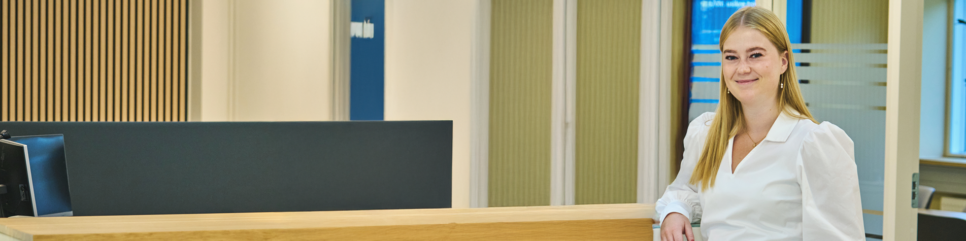 Nicoline Madsen foran reception hos HjulmandKaptain