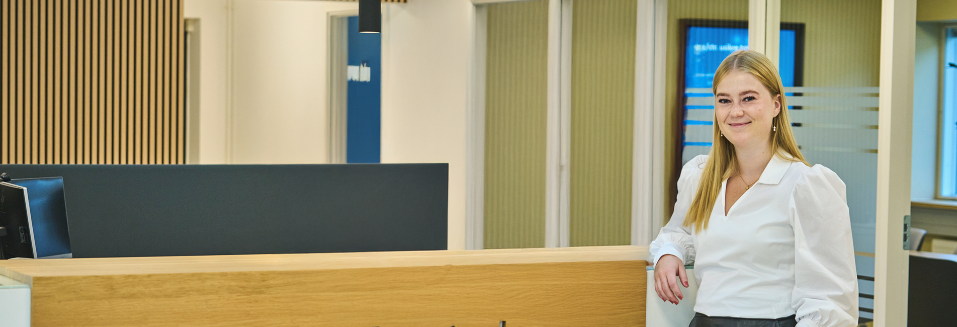 Nicoline Madsen foran reception hos HjulmandKaptain