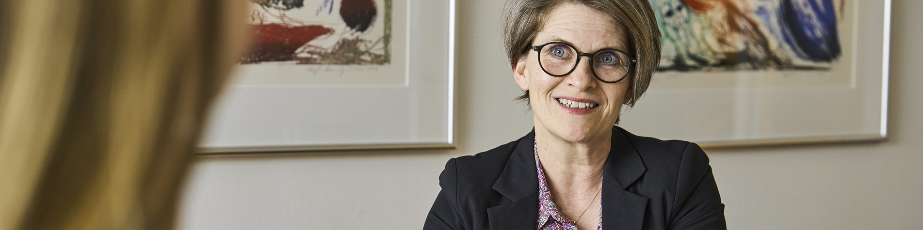 Janne Juul Wandahl holder møde med kunde