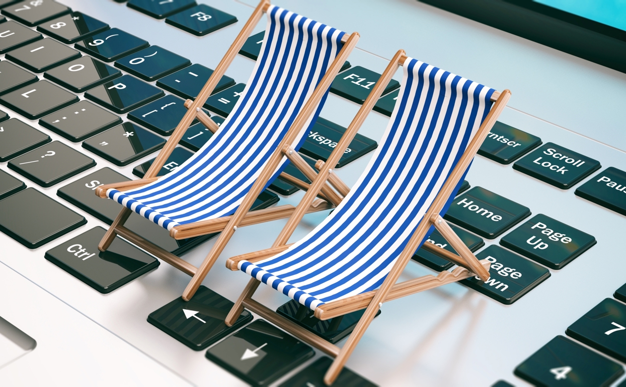 Små strandstole på tastatur